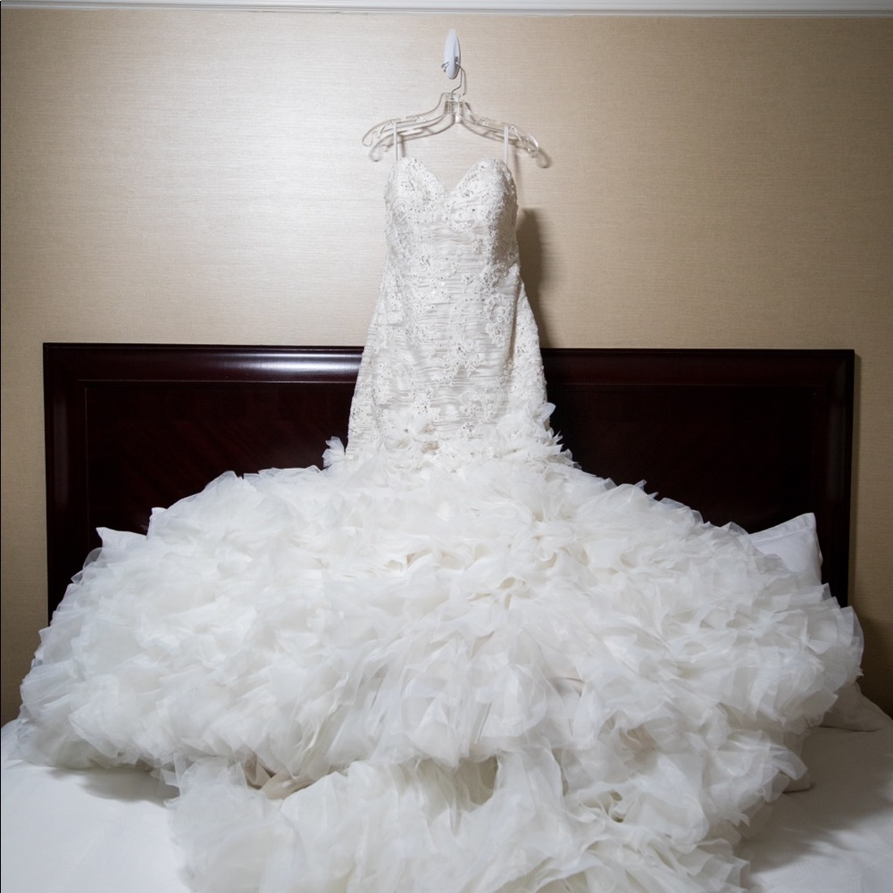 Allure Couture Wedding Gown C450
Color: Latte/Ivory